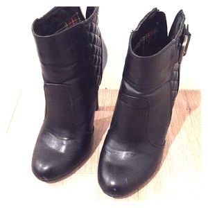 Steve Madden black ankle boots
